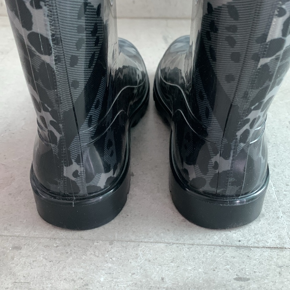 Burberry Women’s Rain Boots - Picture 3 of 10